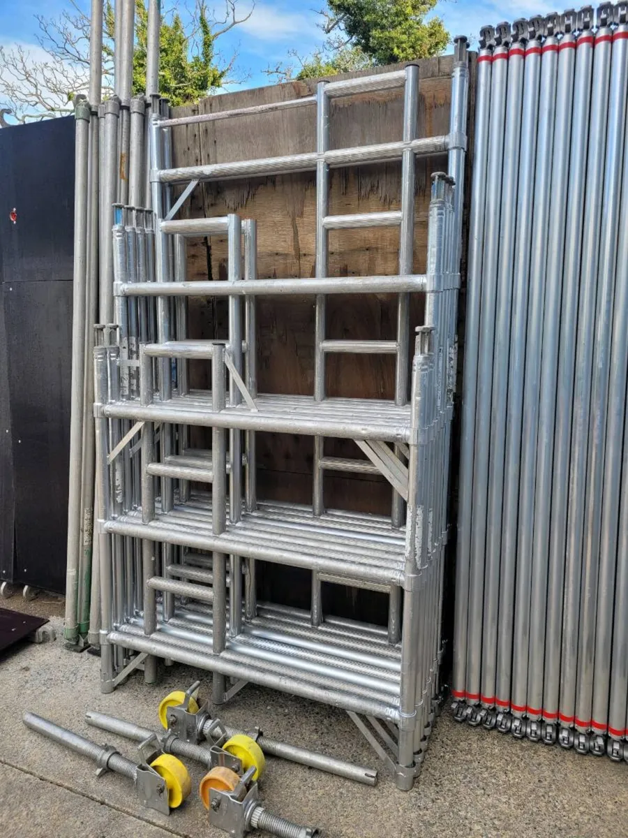 Aluminium scaffold tower FREE DELIVERY - Image 3