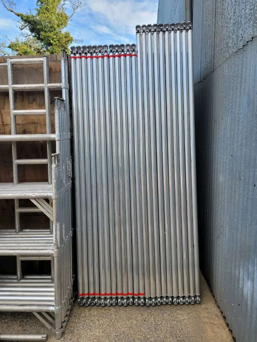 Aluminium scaffold tower FREE DELIVERY - Image 2