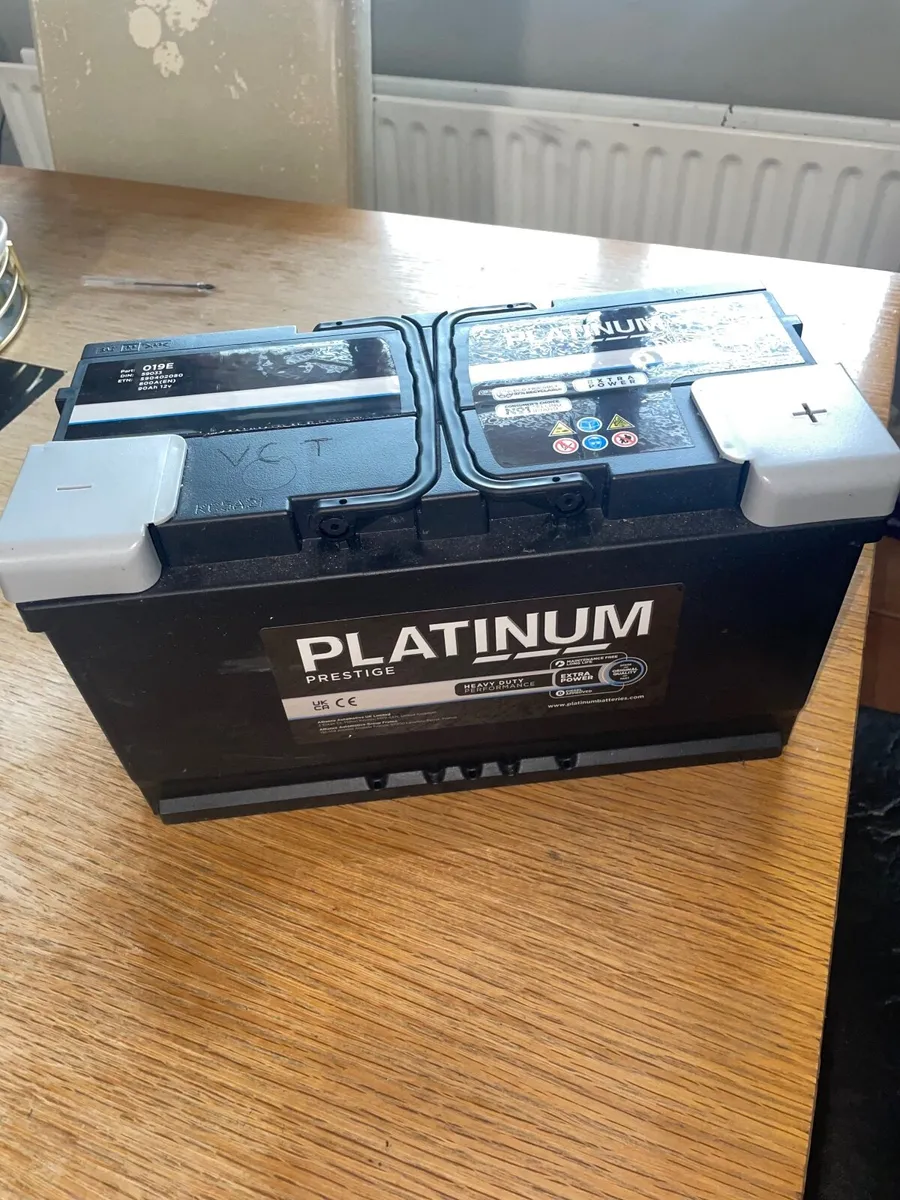 Car battery - Image 1
