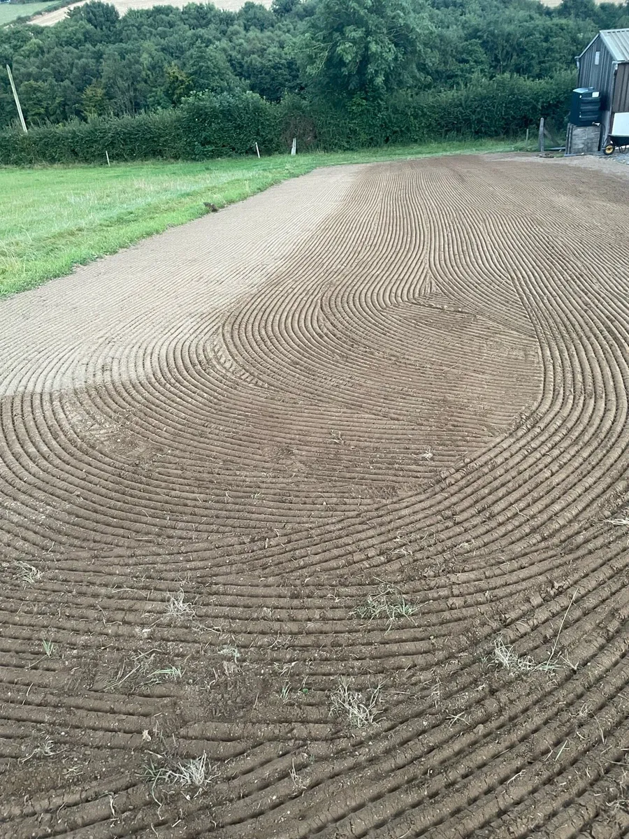 Lawn Seeder - Image 1