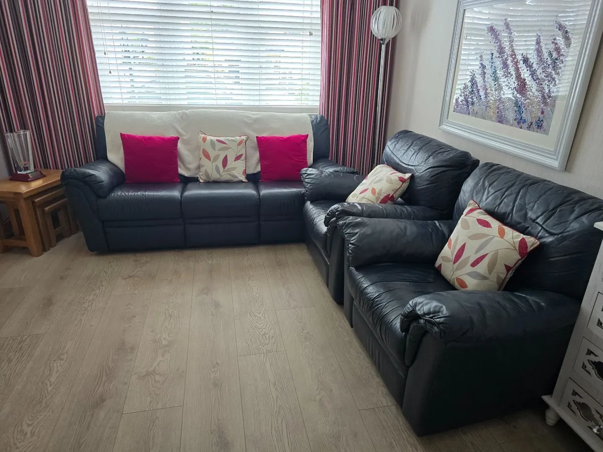 leather Navy suite - Image 2