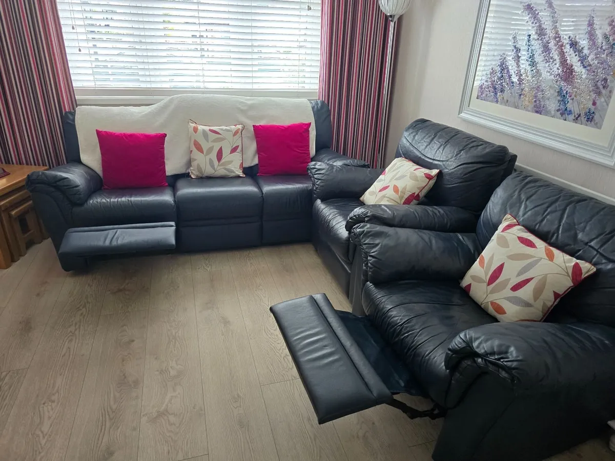leather Navy suite - Image 3