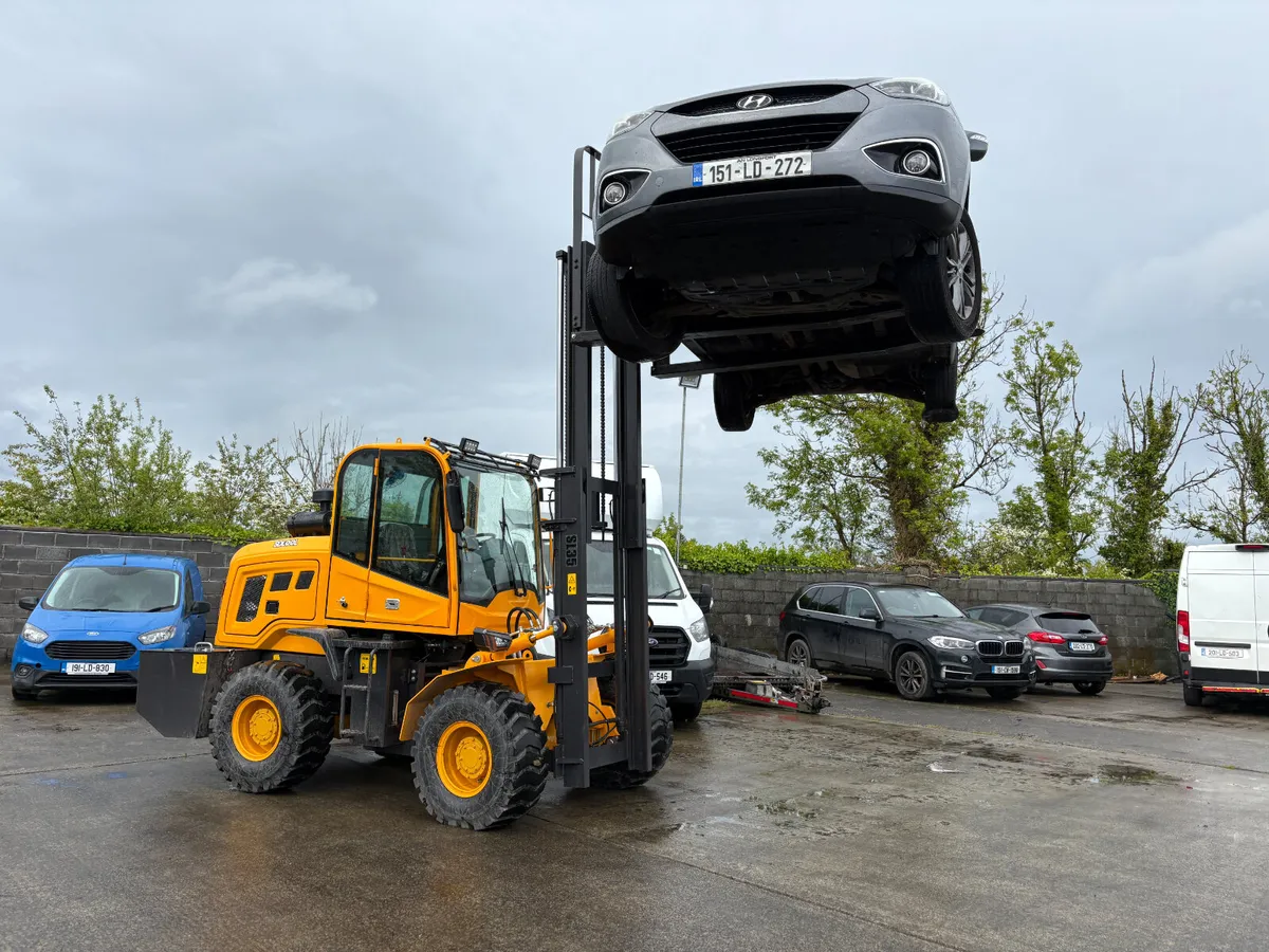 3.5 Ton 4 x 4 Rough Terrain Fork lift.. New/Unused - Image 1