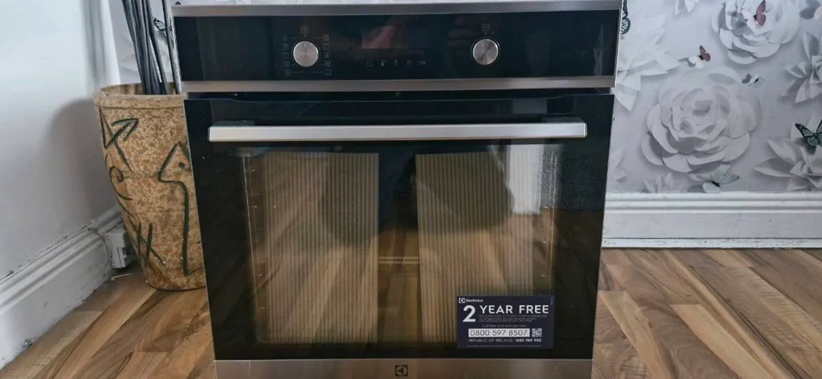 Electrolux single oven - Image 1