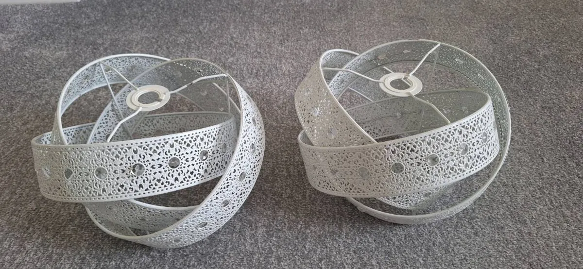 Light shades x 2 - Image 1