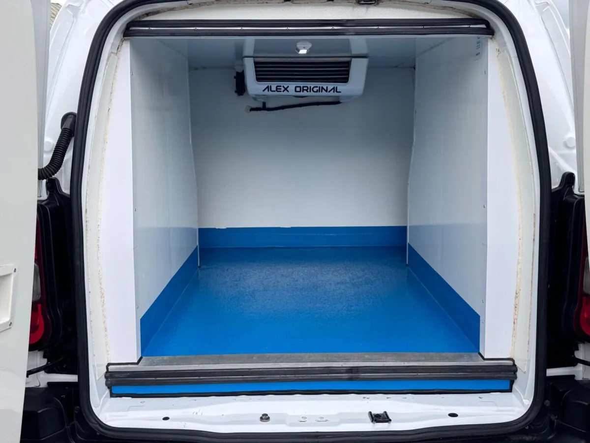 2021 Vauxhall Combo Refrigerated Van - Image 2