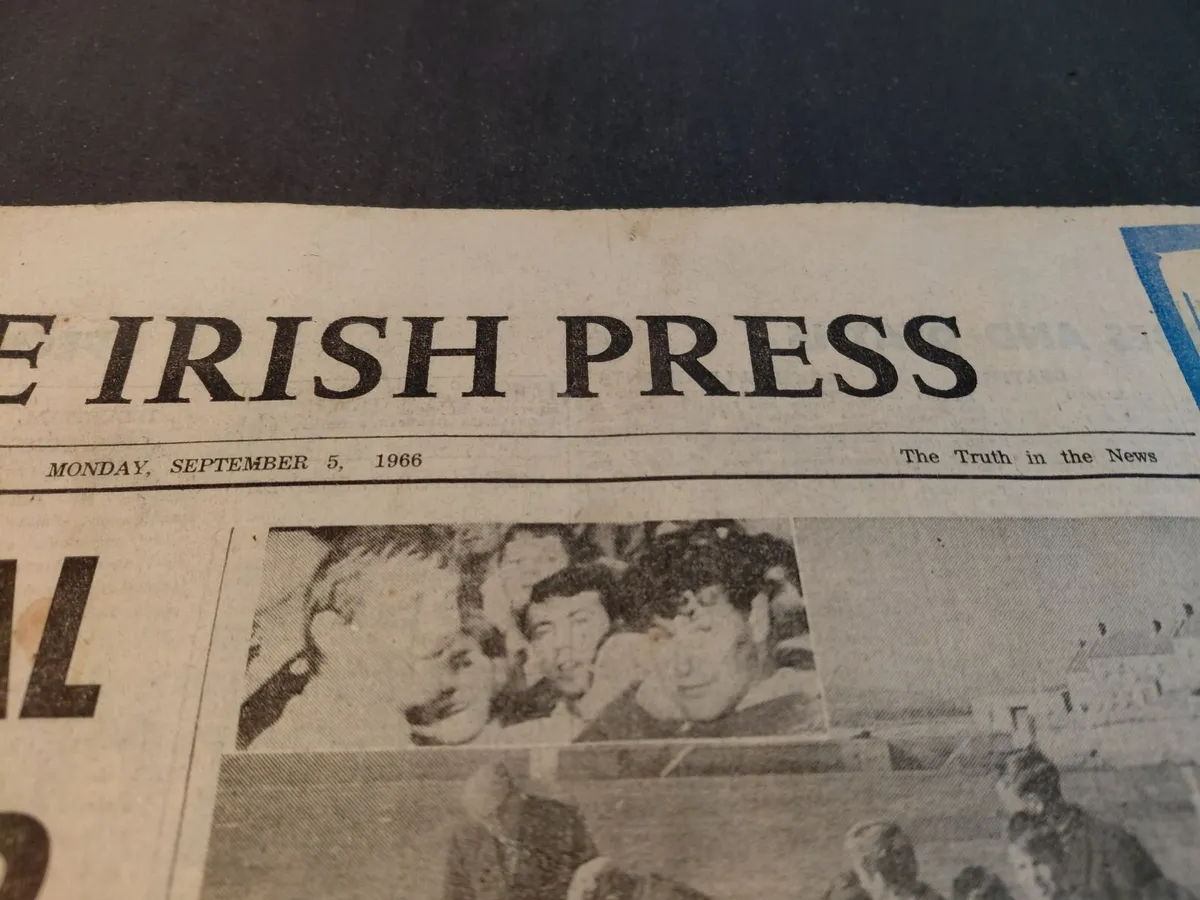 Old Newspapers from 1966 - Excellent Condition - Image 2