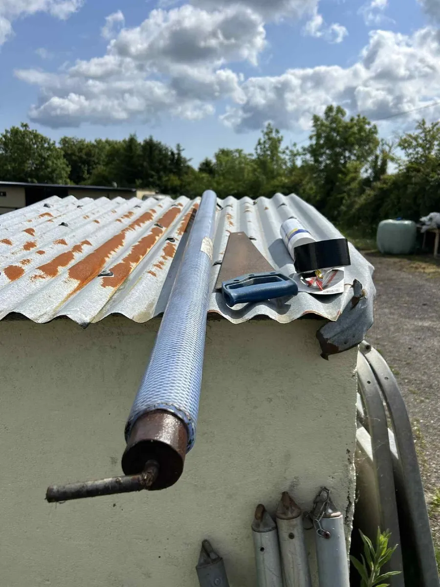Horse trailer - Image 1