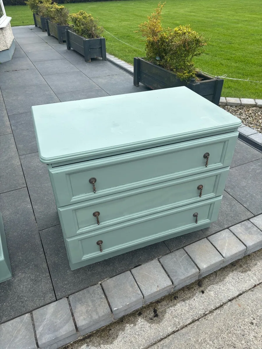 Unit and drawers - Image 3