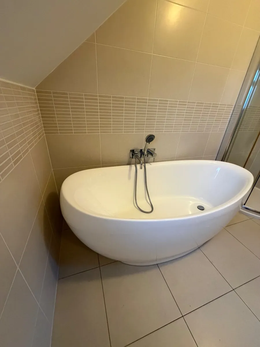 Freestanding Bath - Image 3