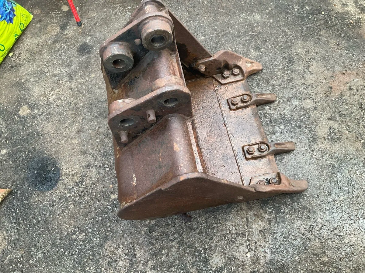 Bucket for Mini Digger - Image 2