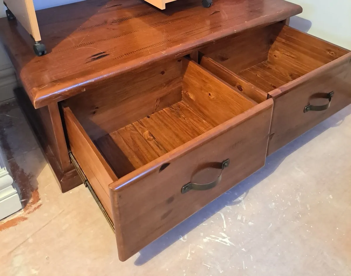 Living room table - Image 2