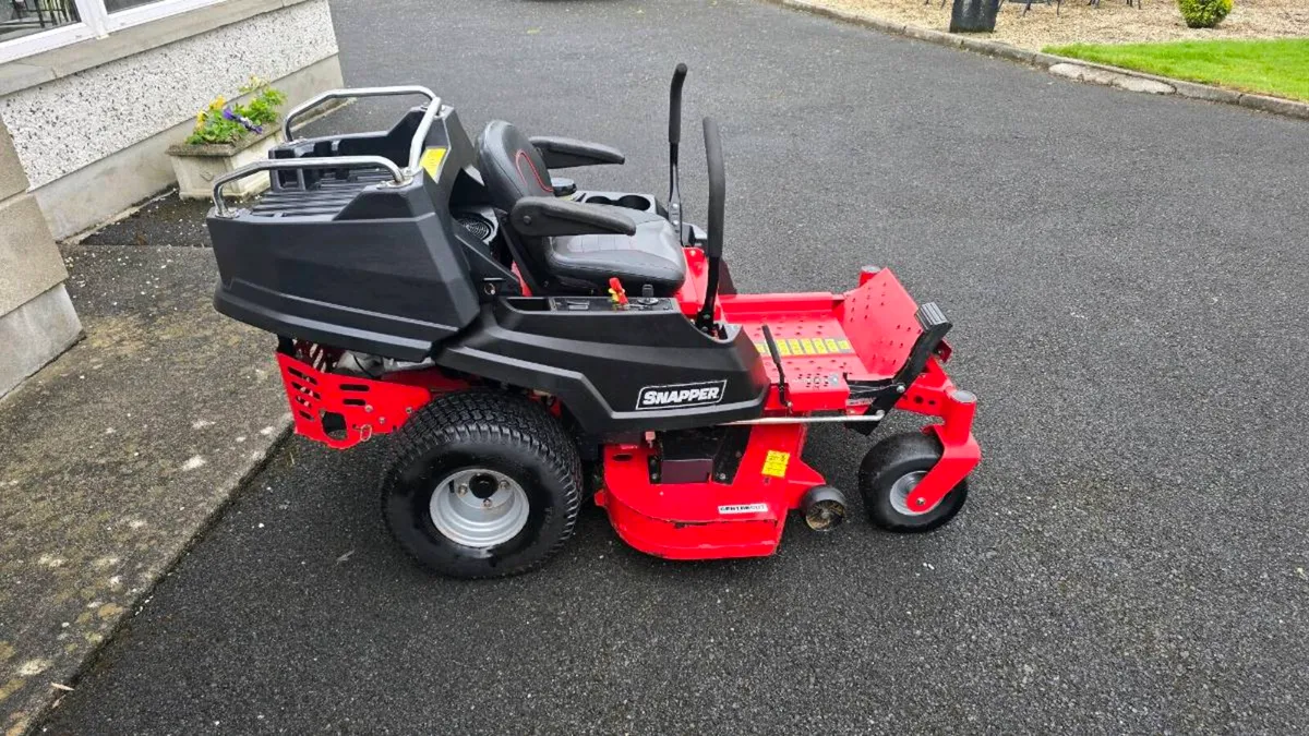 27HP ZERO TURN - Image 2