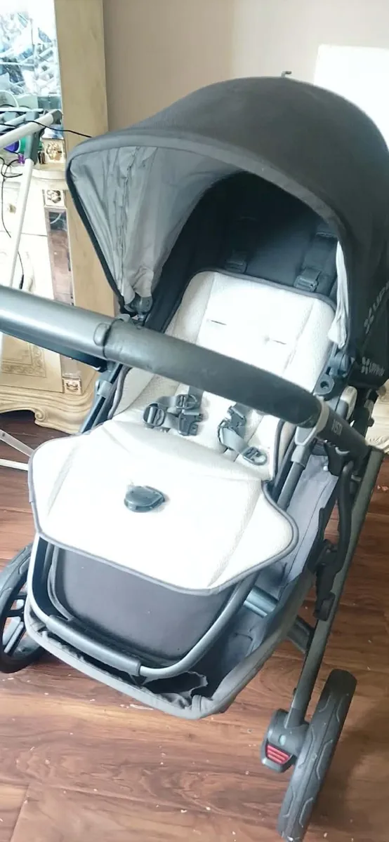 Uppavista twin pram - Image 2