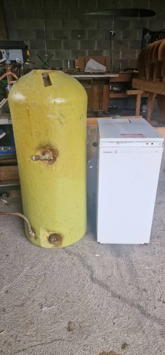 Oil boiler hot water tank and oil tank - Image 2
