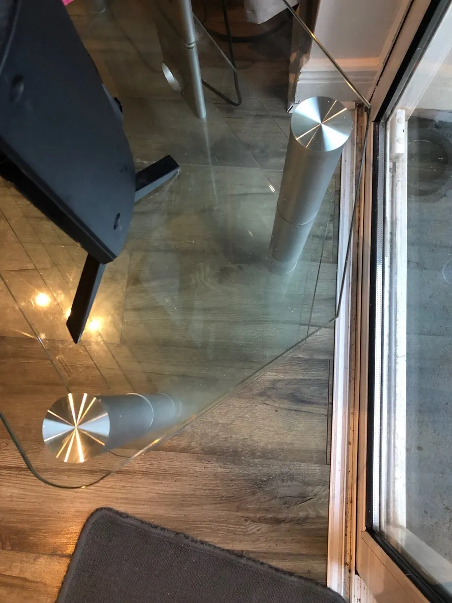 Glass table - Image 3