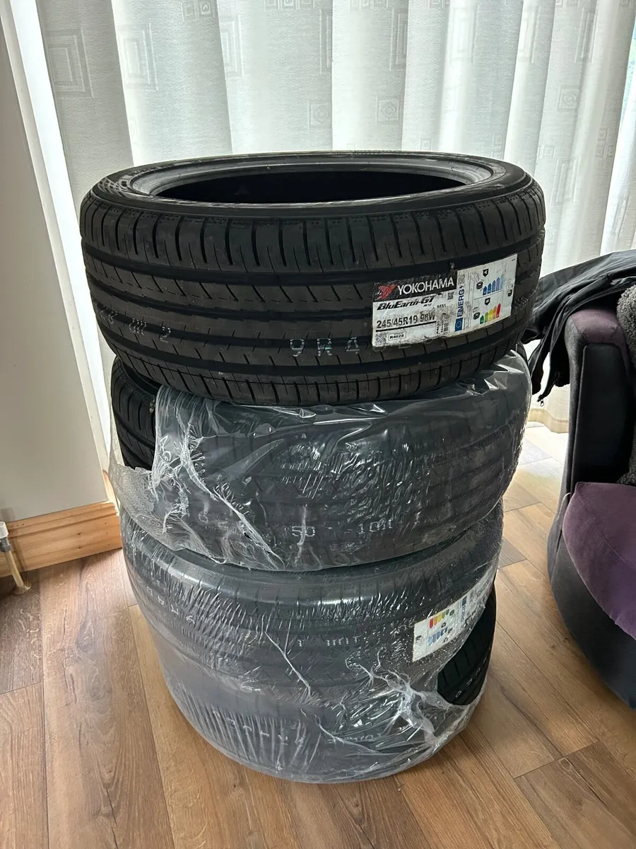Tyres 245/45.19 - Image 4