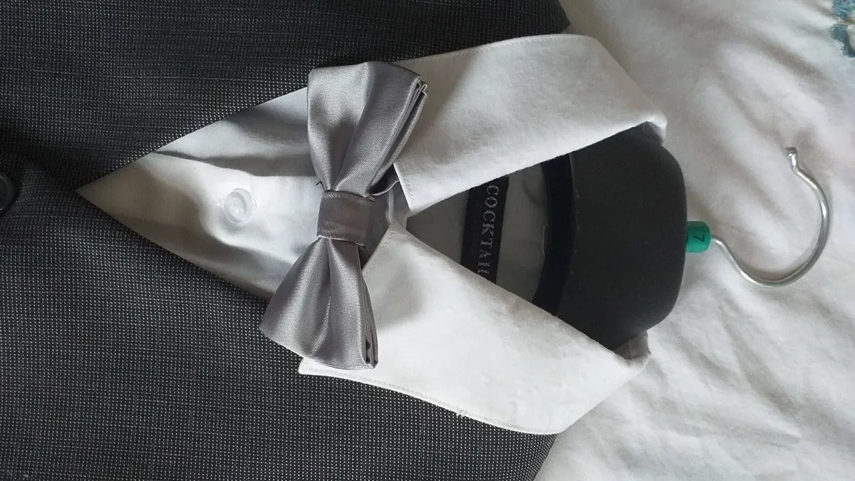 Boys suit - Image 2