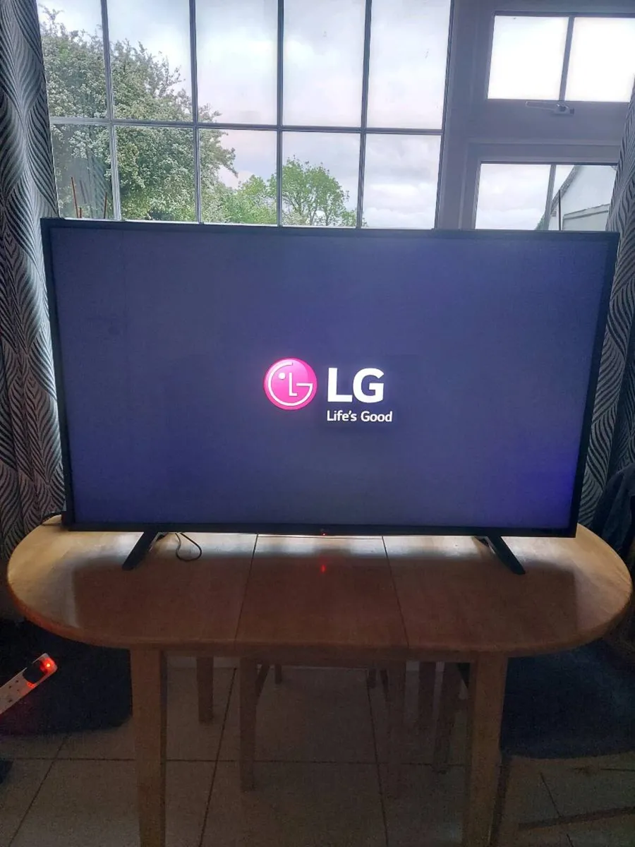 LG 49 full HD TV - Image 1