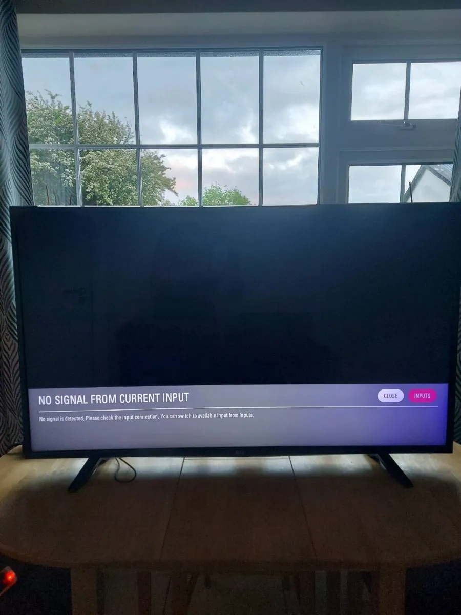 LG 49 full HD TV - Image 2