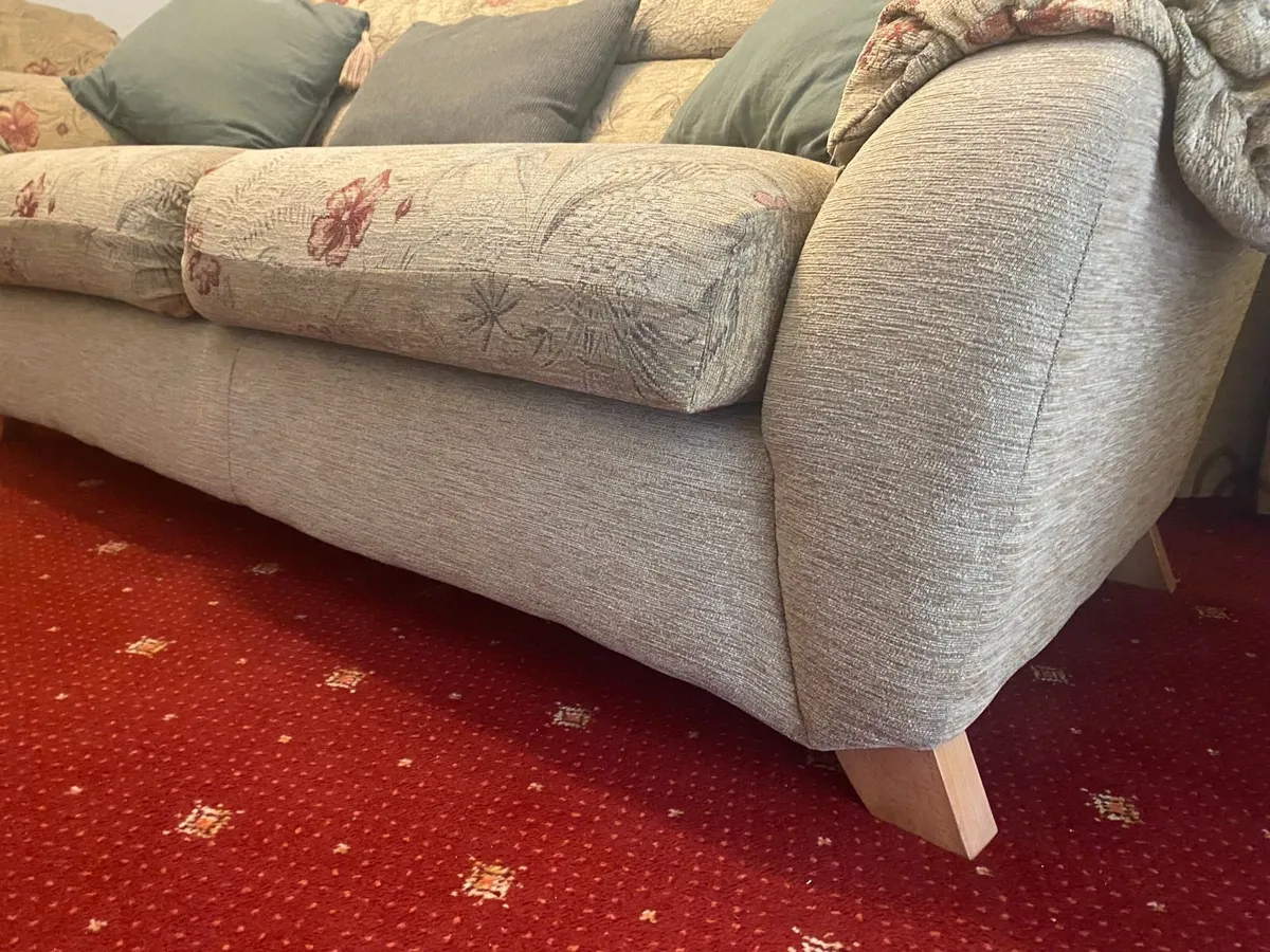 Sofa & 2 armchairs - Image 2