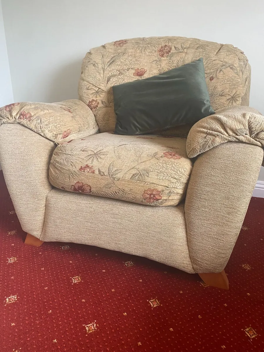 Sofa & 2 armchairs - Image 4