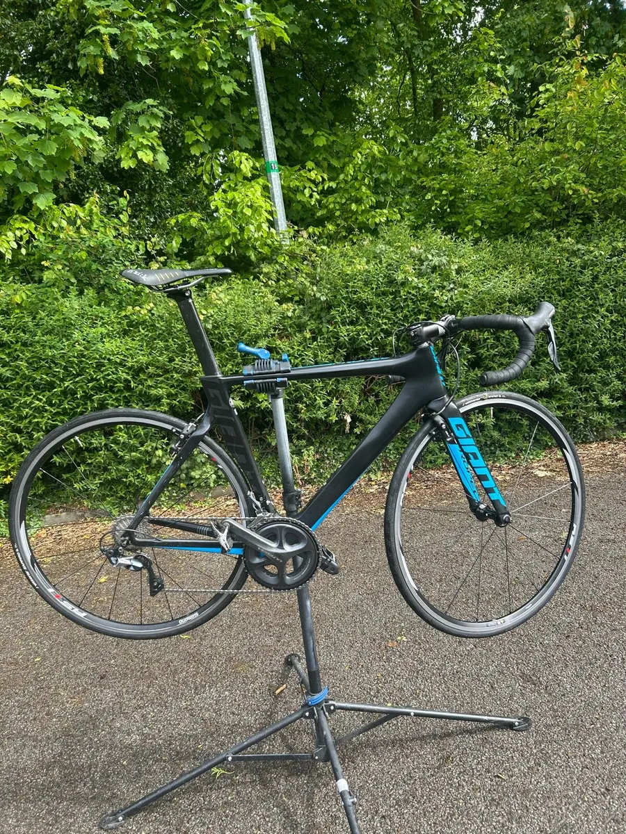 Giant aero bike full carbon - Image 1