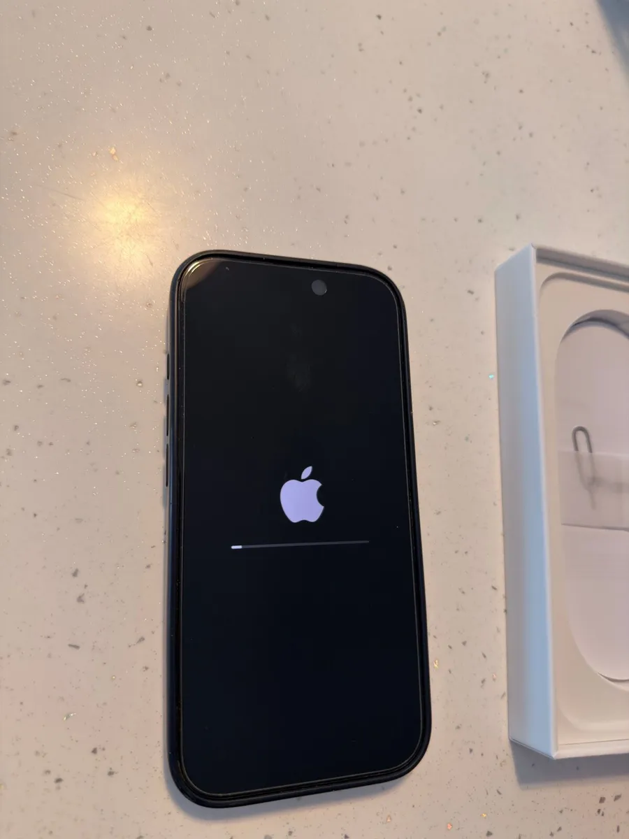 iPhone 16 Pro - Image 1