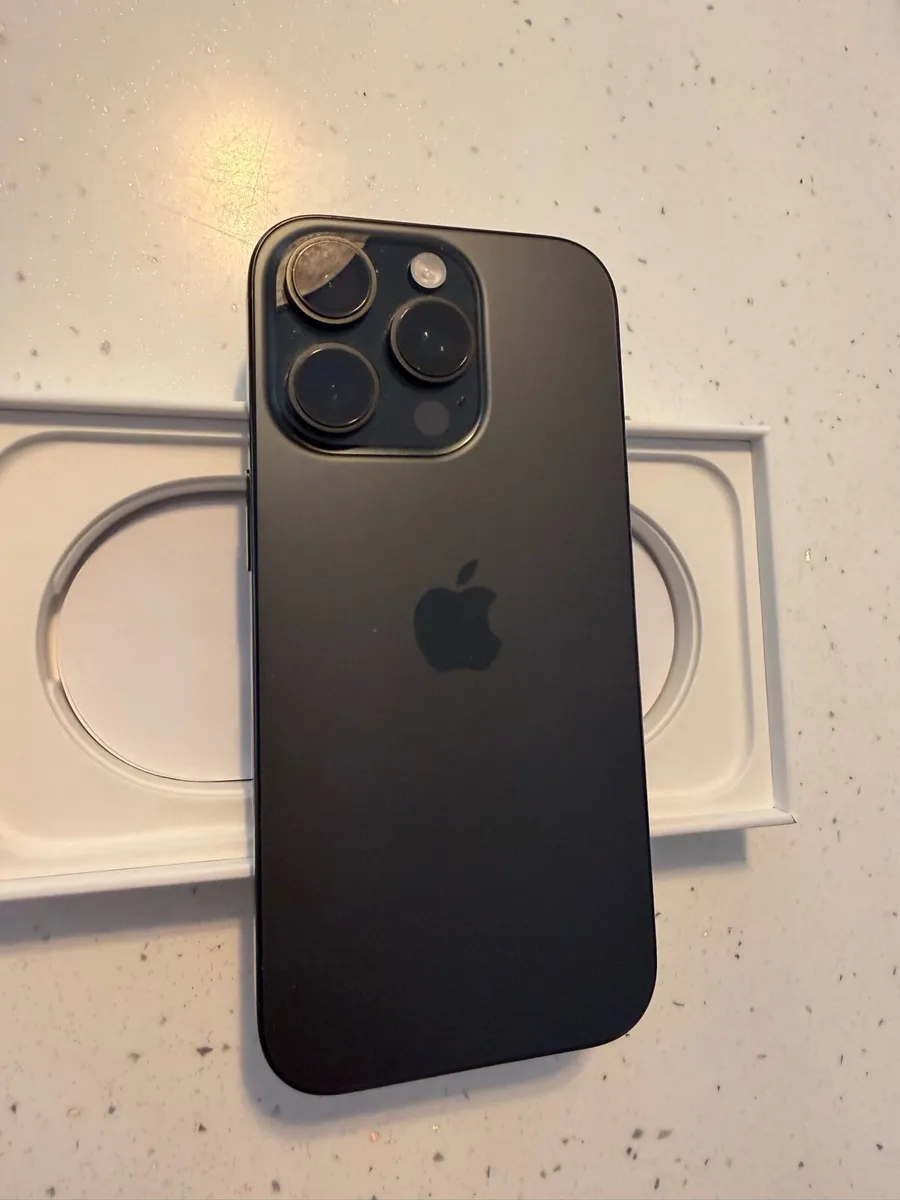iPhone 16 Pro - Image 2