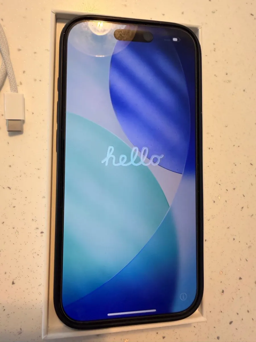 iPhone 16 Pro - Image 3