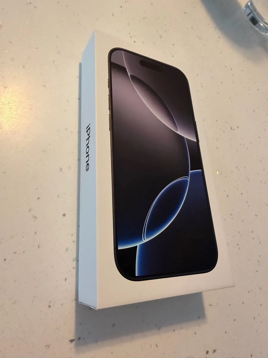 iPhone 16 Pro - Image 4