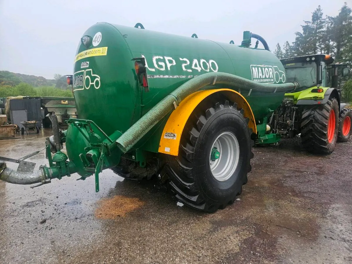 Major 2400 gal tank - Image 3