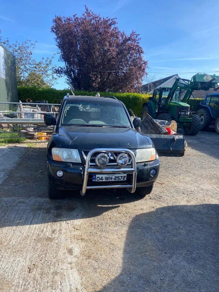 Mitsubishi pajero for breaking - Image 1