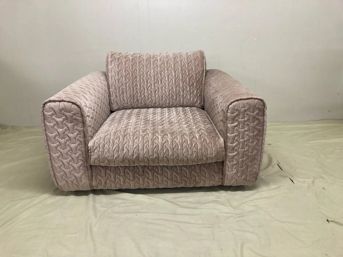 Snuggle Chair - Image 4