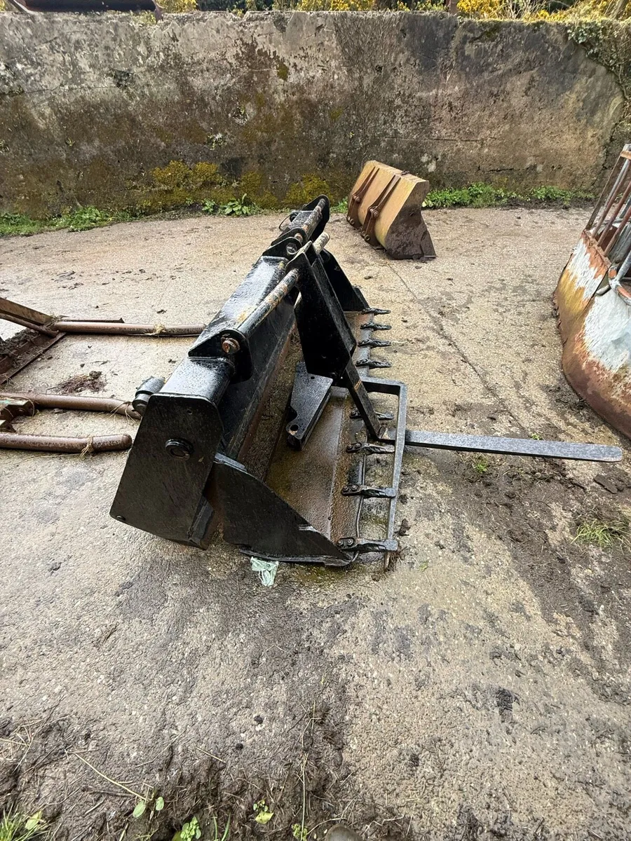 JCB 3cx 4in1 bucket - Image 2
