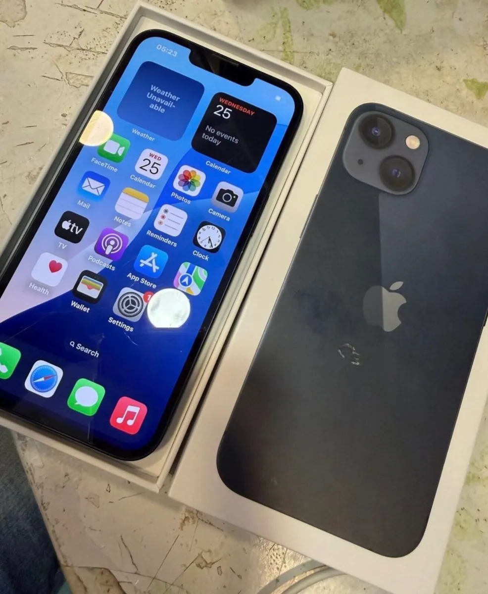 iPhone 13 - Image 1