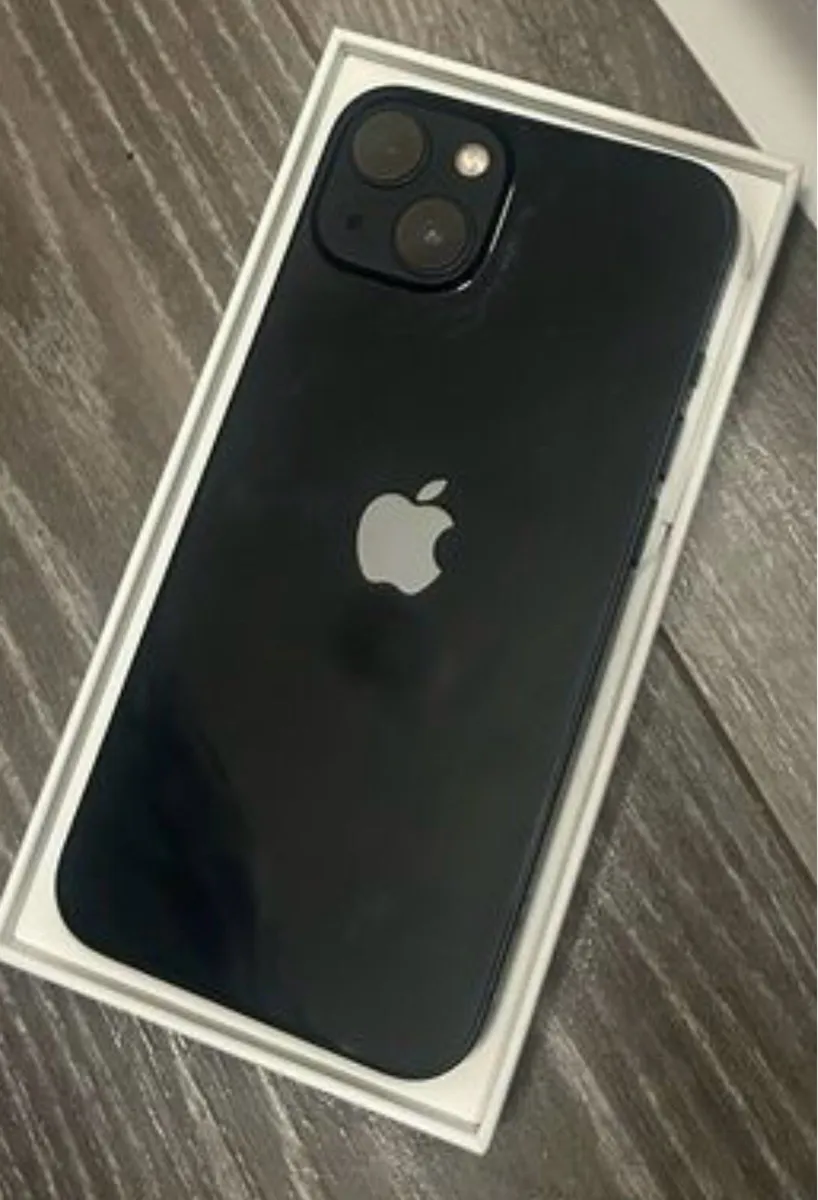 iPhone 13 - Image 2