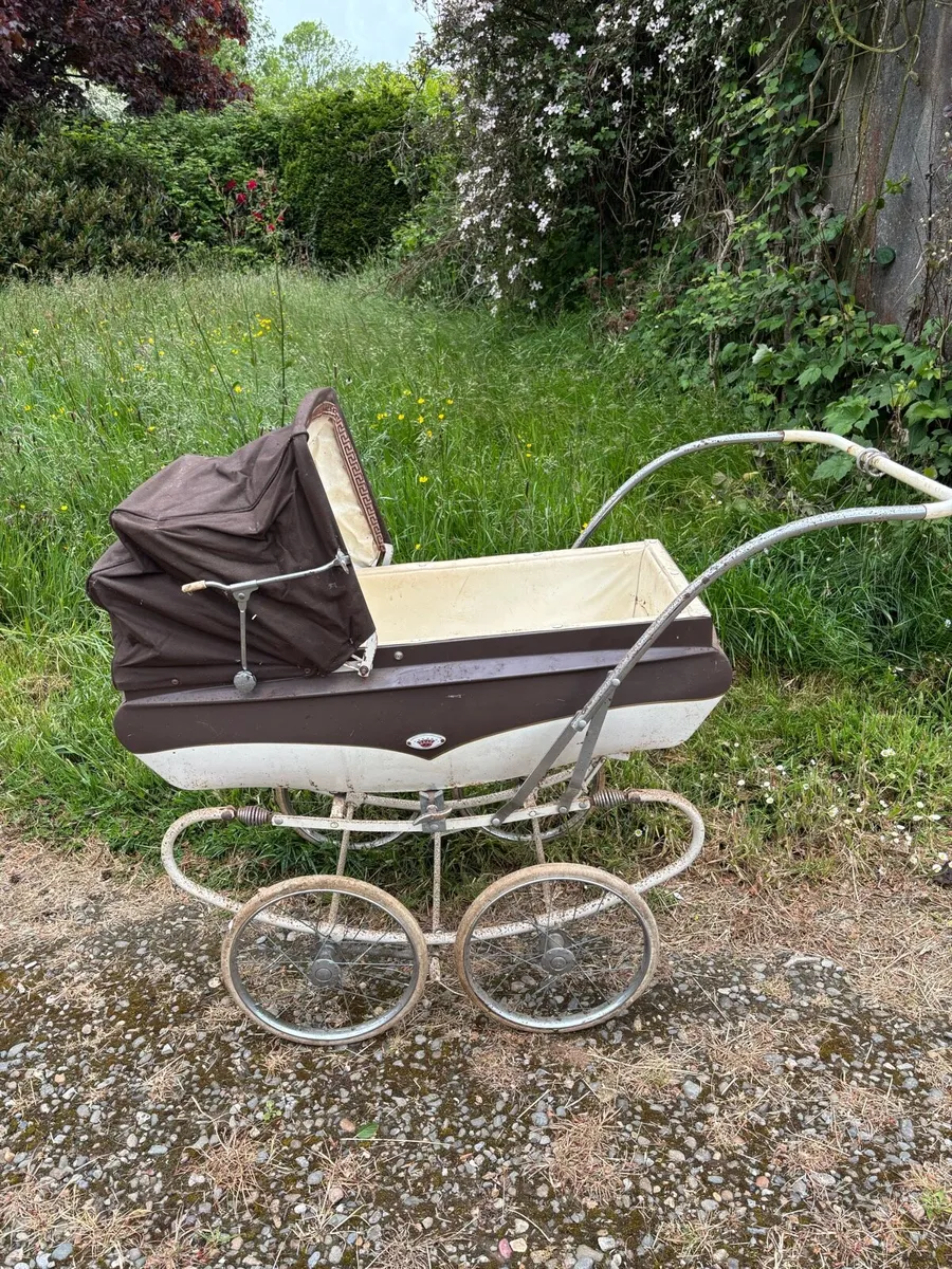 Vintage Pram - Image 2
