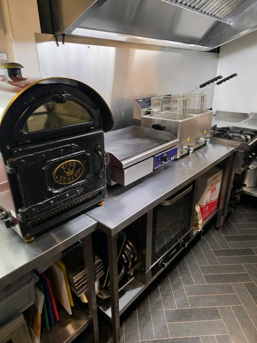 20ft Fully equipped and certified Food Container - Image 3