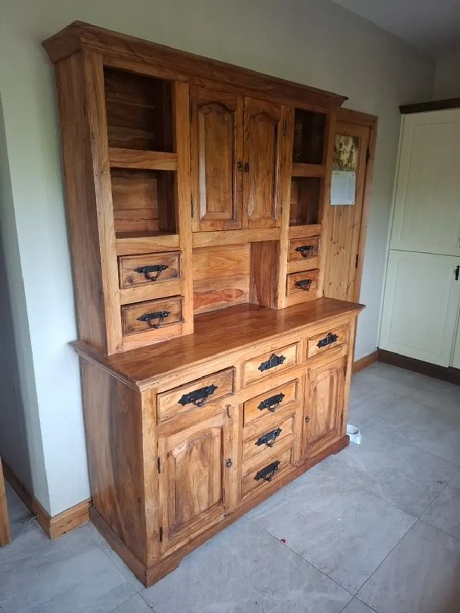 Beautiful kitchen dresser - Image 2