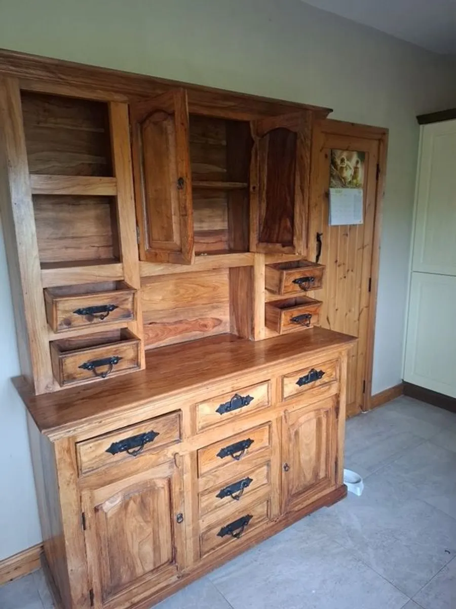 Beautiful kitchen dresser - Image 3