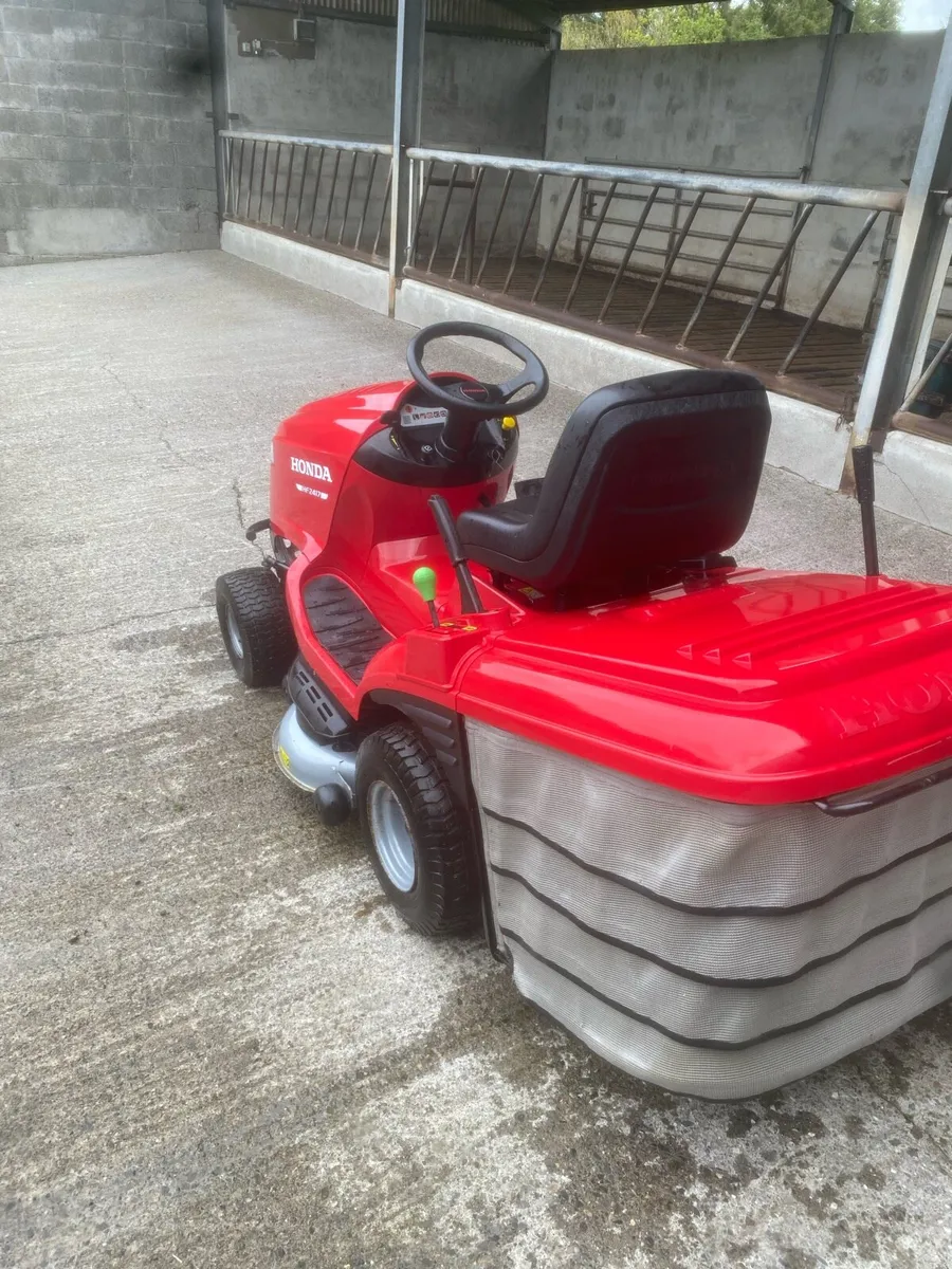 Honda ride on mower - Image 2