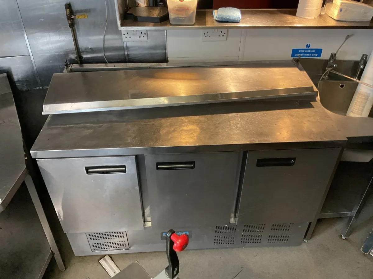 Unreserved Auction Of Bochelli's Restaurant - Image 4