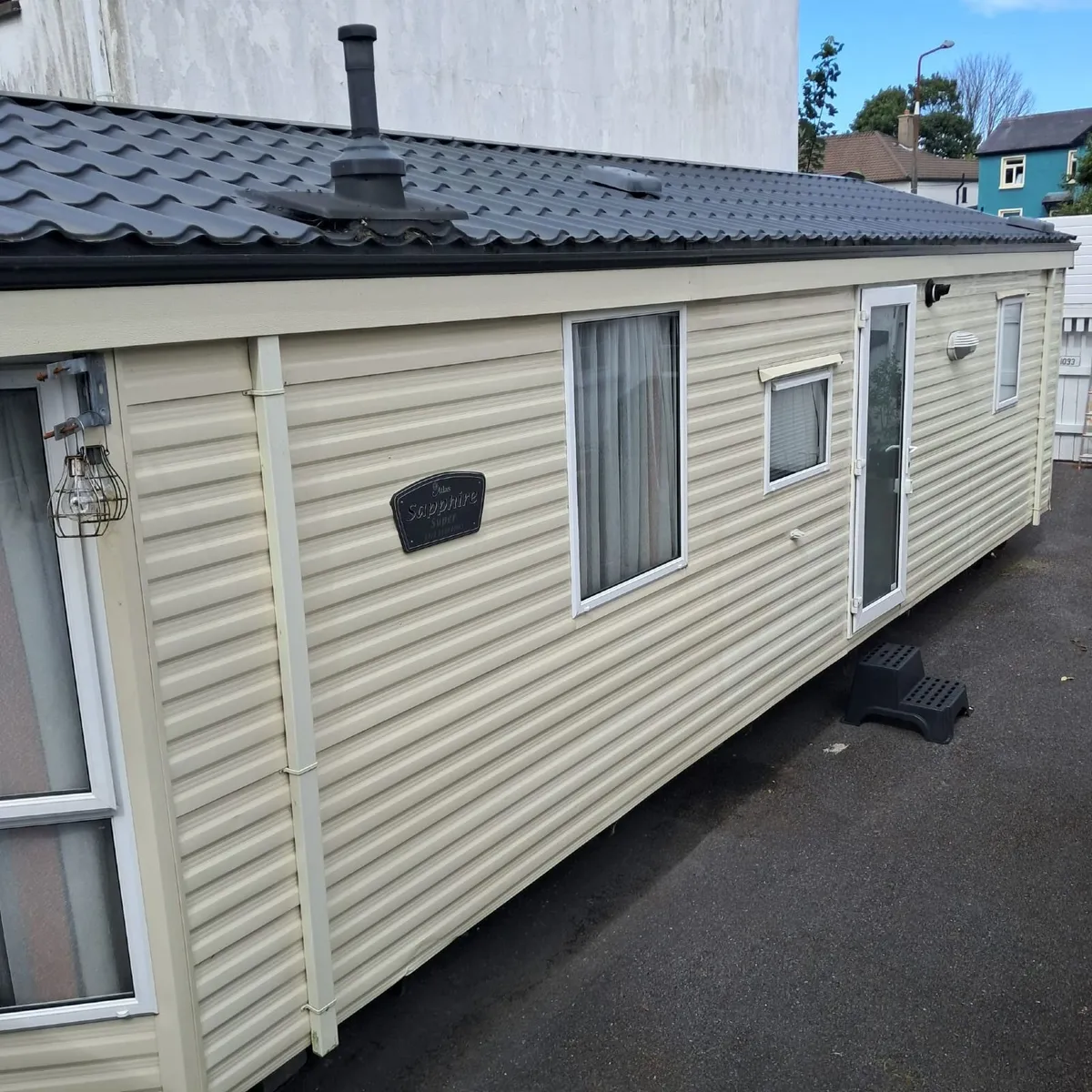 Mobile home for sale - Image 1