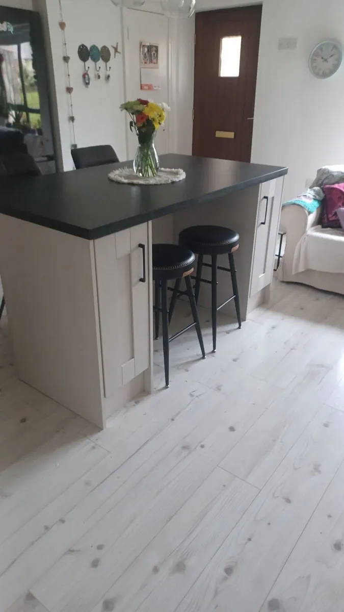 Kitchen island - Image 4