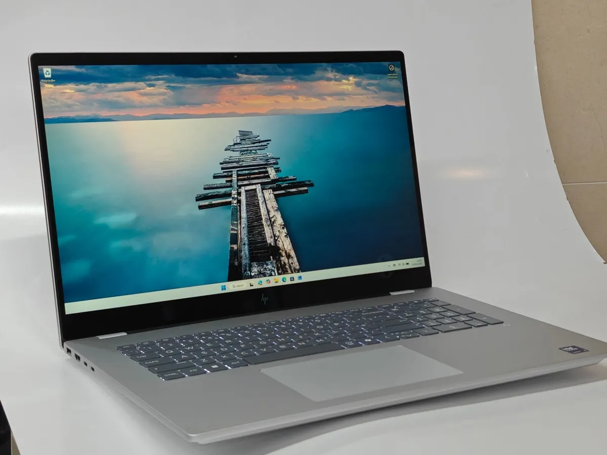 HP OmniBook 7 Laptop 17.3" FHD Touch Warranty - Image 1