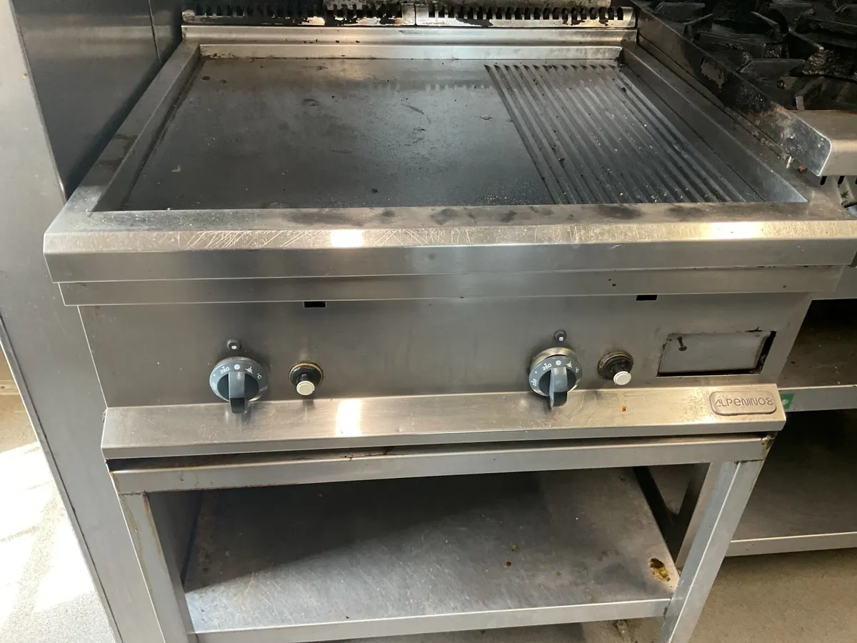 Unreserved Auction Of Bochelli's Restaurant - Image 1