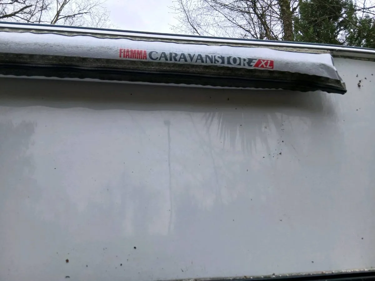 Drive away awning - Image 2
