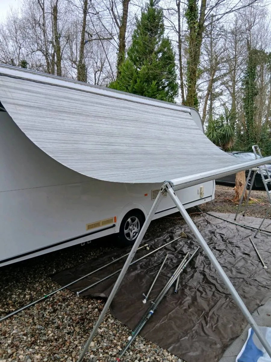 Drive away awning - Image 1