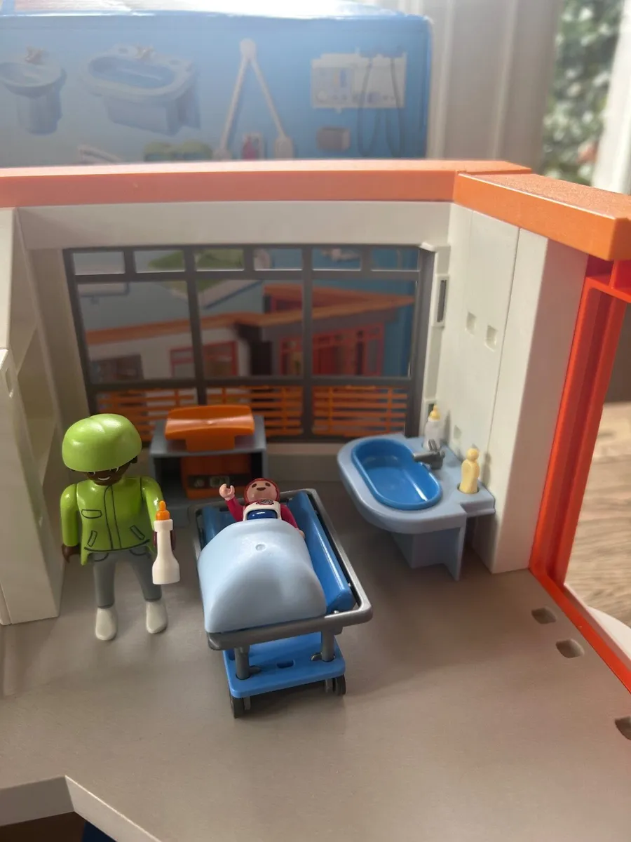 Playmobil City Life Hospital 6657 - Image 2